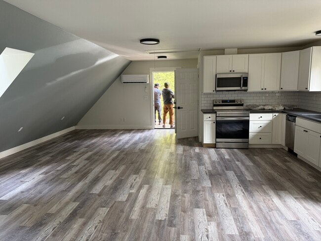 Photo - 5644 Crawford Rd Unit Langley Apt