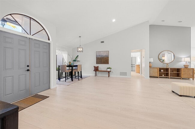 Photo - 1611 NW 101st Way