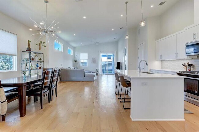 Photo - 7008 Zachary Dr