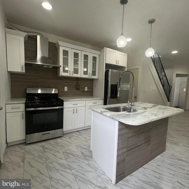 Photo - 5928 Chancellor St