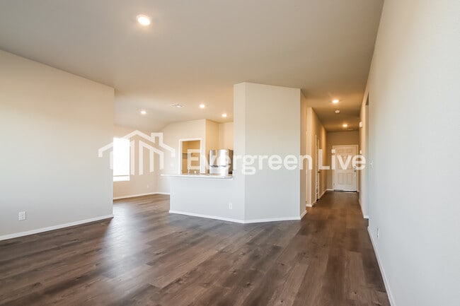 Photo - 1000 W Lawton Rd