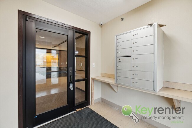 Photo - $650 / 1 br / 1.0 ba / 630 sqft Simple Living - Studio Apartments! Unidad 126