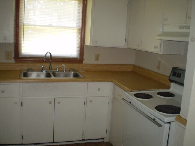 3 Bedroom, 2 Bath in Rockingham - 3 Bedroom, 2 Bath in Rockingham House