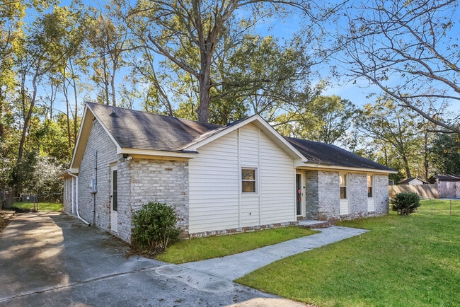Photo - 139 Rosedale Ave