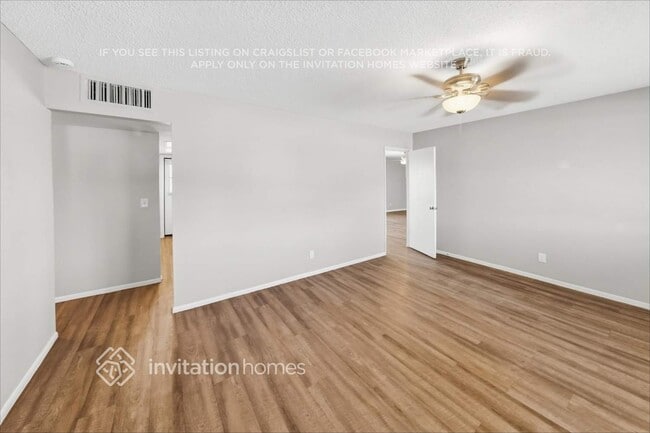 3321 W Laurel Ln