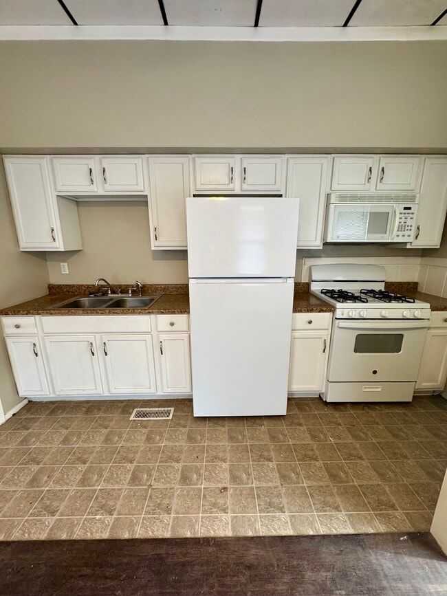 Photo - 737 17th St Unidad 1