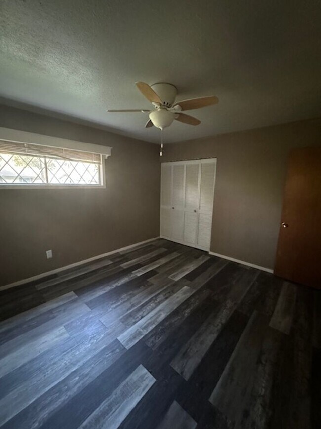 3865 Meadow Ln