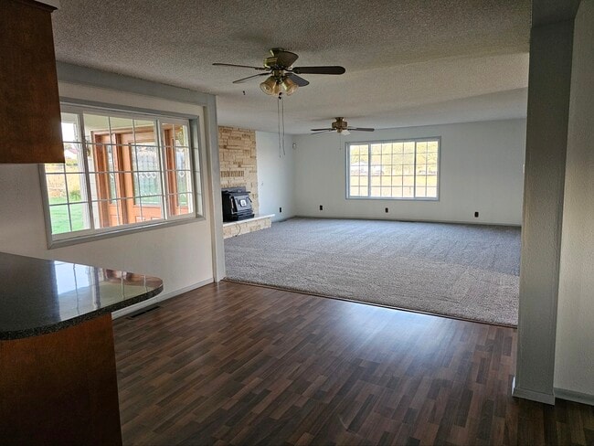 Photo - 920 W Edison Ave