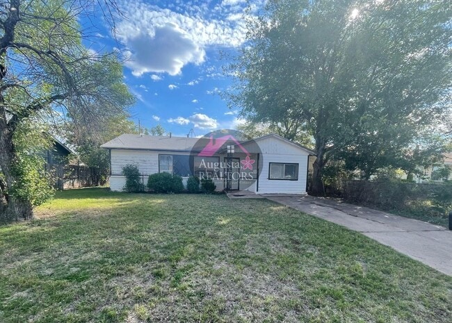 Building Photo - Affordable 3 or 4 bedroom home!!