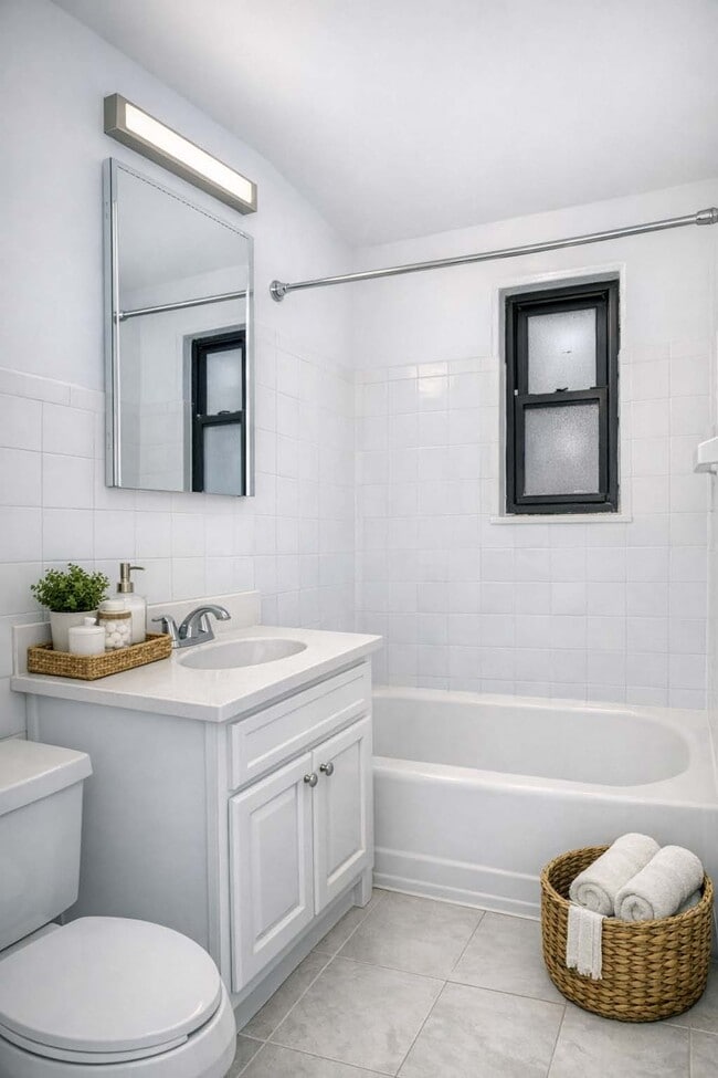 Apartamento de 1 dormitorio y 1 baño (decorado virtualmente)