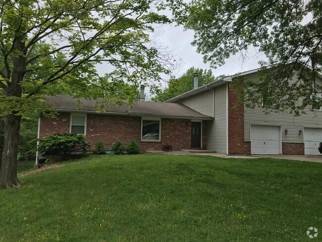 Building Photo - 4733 Apple Tree Ln Rental