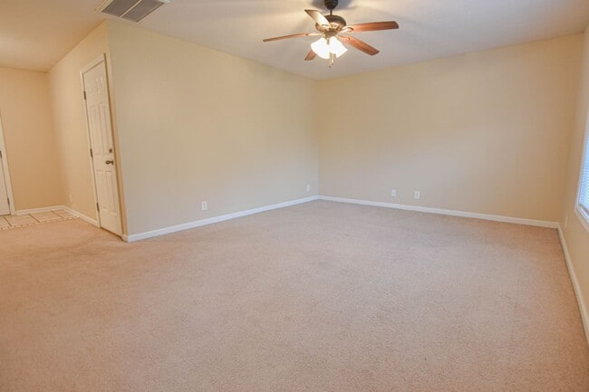 Photo - 540 Patriot Park Ct Unit B