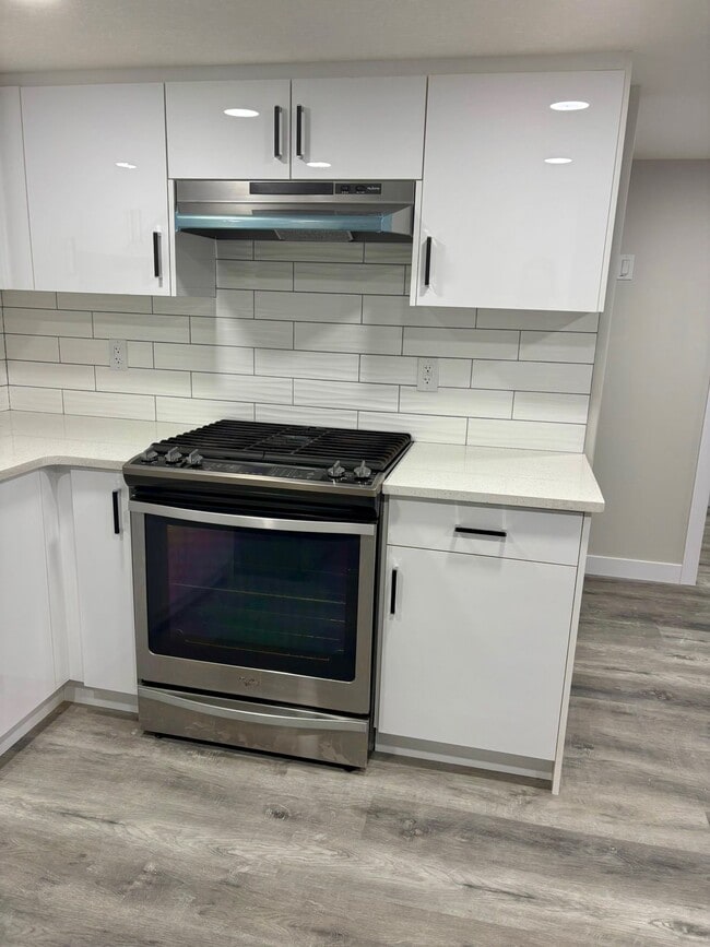 Photo - 2221-158A 158A St SW