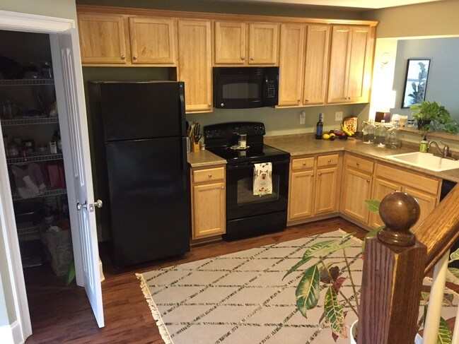 kitchen - 5314 Park Rd