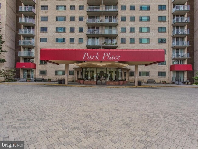 Building Photo - Modern Luxury Studio at Park Place | All Utilities Included Unit 316