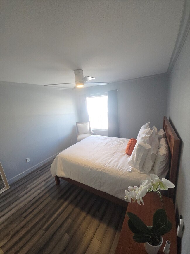 Photo - 2250 Bering Dr