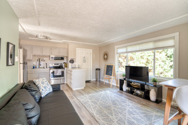 Building Photo - 4122-4128-4128 SE 65th Ave Rental