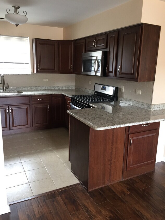 Photo - 425 S Cass Ave (Westmont, IL)