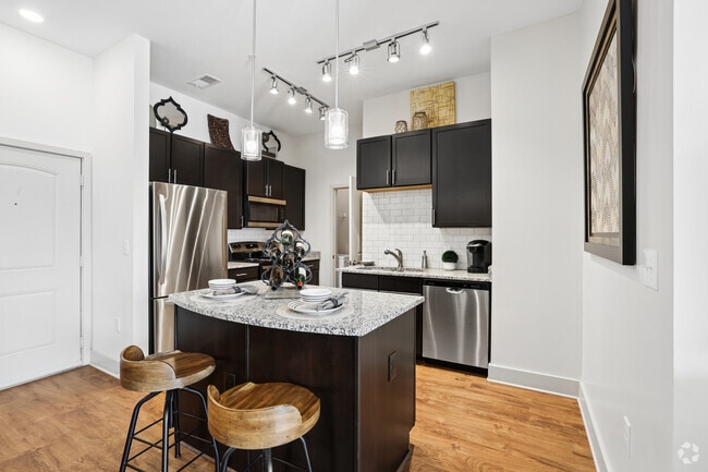 B1 SR 2BR, 2BA - 1,150SF - Cocina
