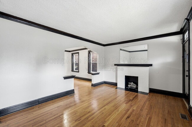 Photo - 5055 Lindenwood Ave Unidad 1f