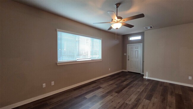 Photo - 9729 Grosbeak Ln