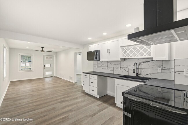 Photo - 702 Gheens Ave