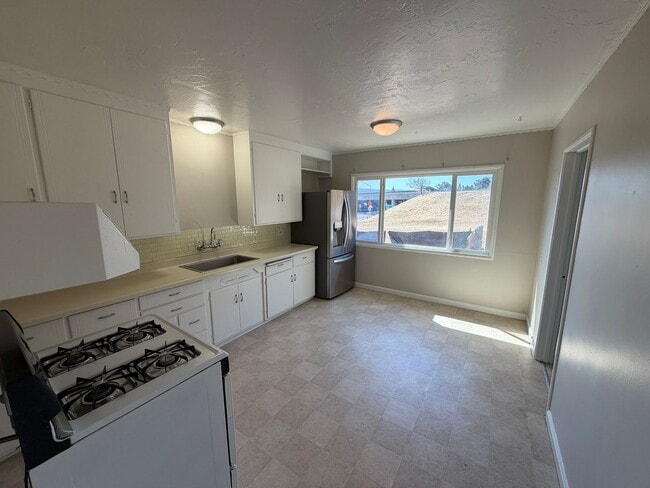 Photo - Strobridge Ave Duplex Unit 1647 Strobridge Ave.