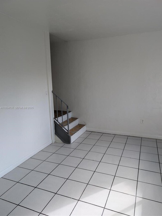 Photo - 888 SW 6th St Unit 607