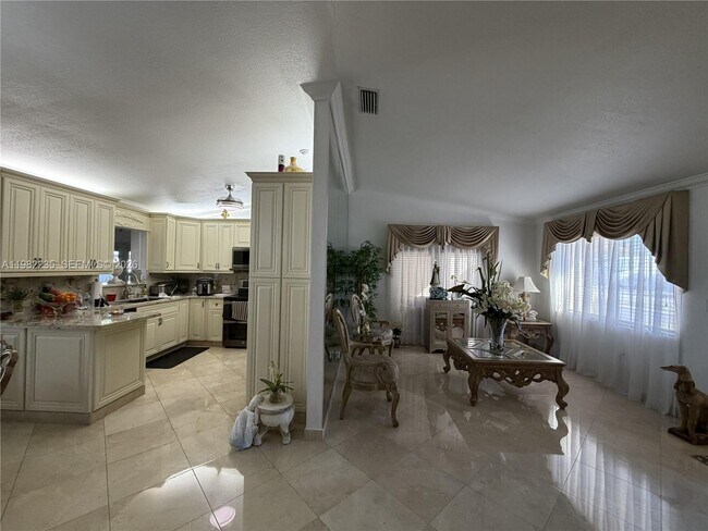 Photo - 14831 Kendale Lakes Blvd