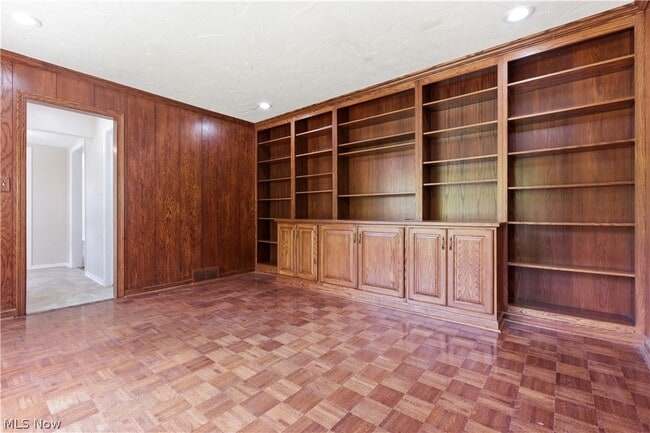 Photo - 2056 Laurel Hill Dr