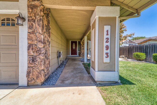 Photo - LARGE 5-bedroom 3 bath home in a great loc...