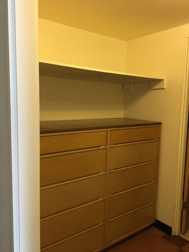 walk thru closet