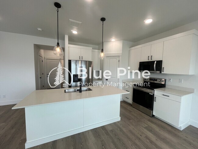 1195 E Jaylee Dr