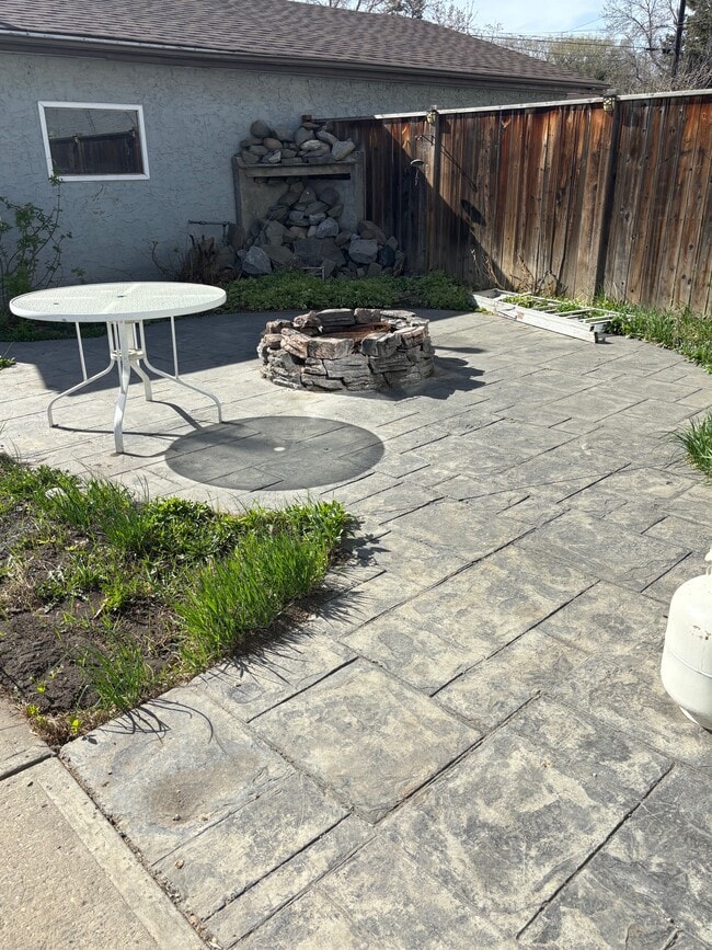 Photo - 9540-9150 150 St NW