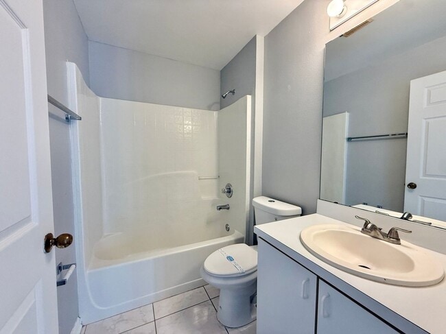 Photo - 220 Canterbury Ct