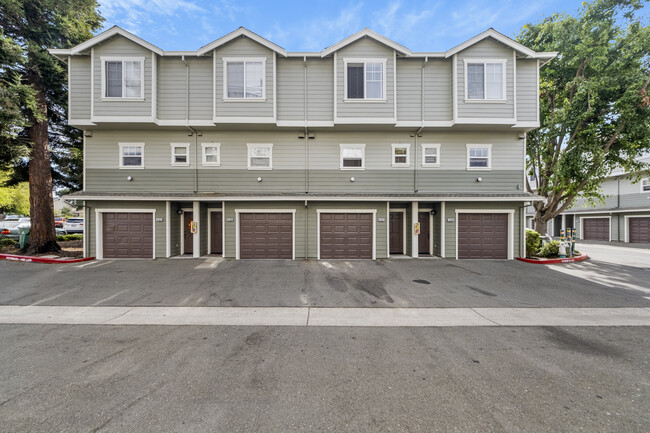 WestBridge Townhomes - WestBridge Townhomes Unit 5045
