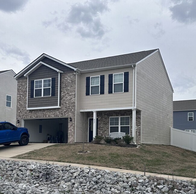 Photo - MUST SEE! Beautiful 3 bedroom, 2.5 bath 2 story home with fenced back yard! $2500 per month