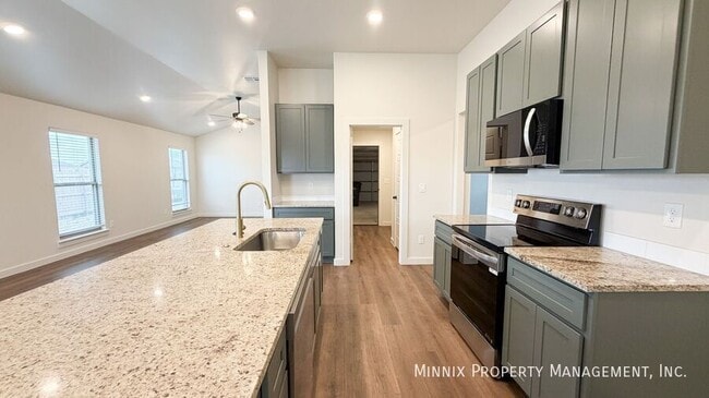 Photo - 2151 Langford Ave