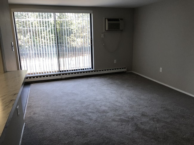 Photo - Cedar Square Apartments