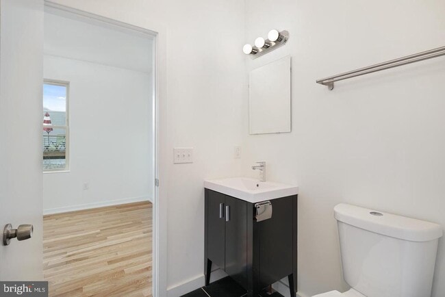 Photo - 1918 E Cumberland St Unit B
