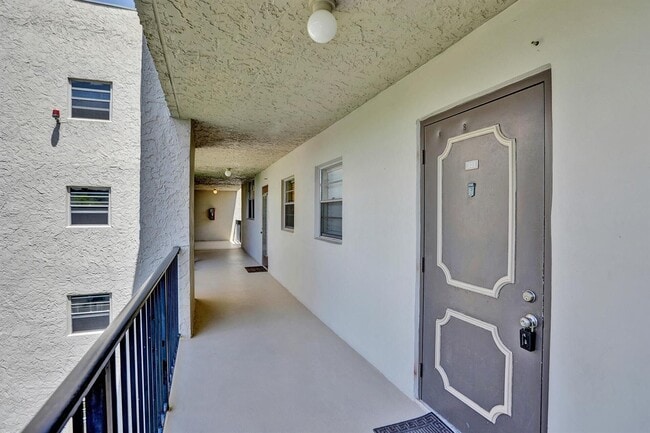Building Photo - 9230 Lagoon Pl Unit 110