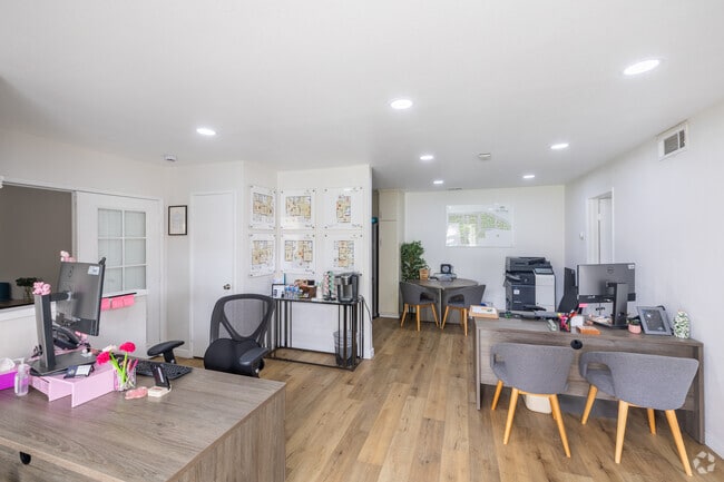 Leasing Office