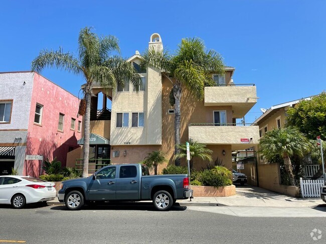 Building Photo - 3529 E Broadway Rental