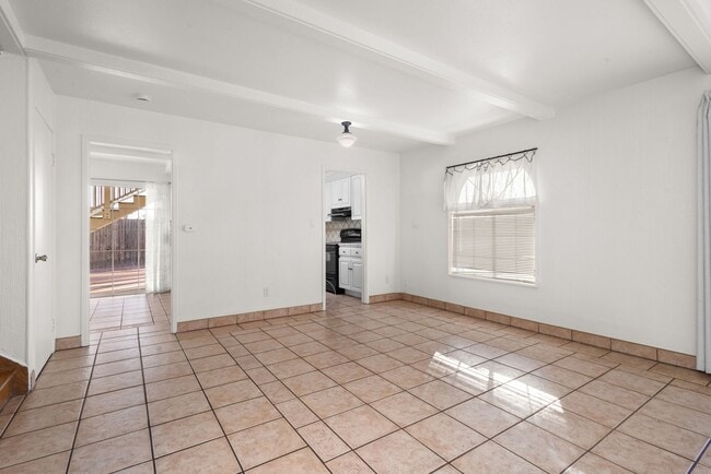 Photo - 533 Hibiscus Ct