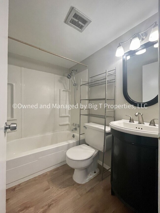 Photo - 1 bd 1ba in Leesburg, VA overlooking golf course