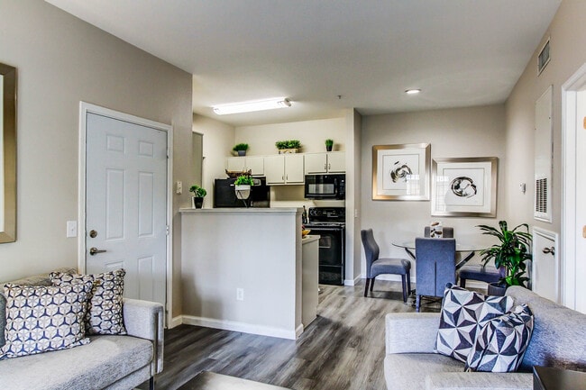 Dining Area - Lago Del Mar