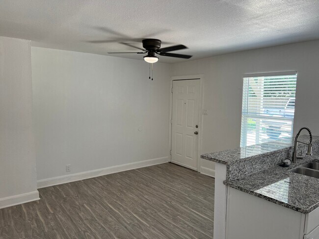 Photo - 818 Hampton St Unidad 1