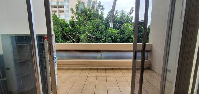 Photo - AVAILABLE NOW! Secured building, 2 bed, 2.5 bath, 1 parking Unit 338