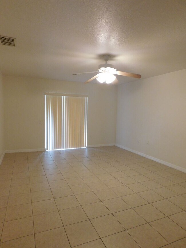 Photo - 756 Camel Ct