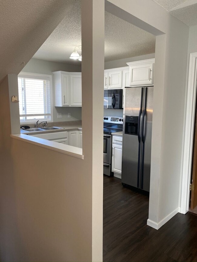 Photo - 3 BEDROOM | 2 BATH | DOUBLE GARAGE | WEST